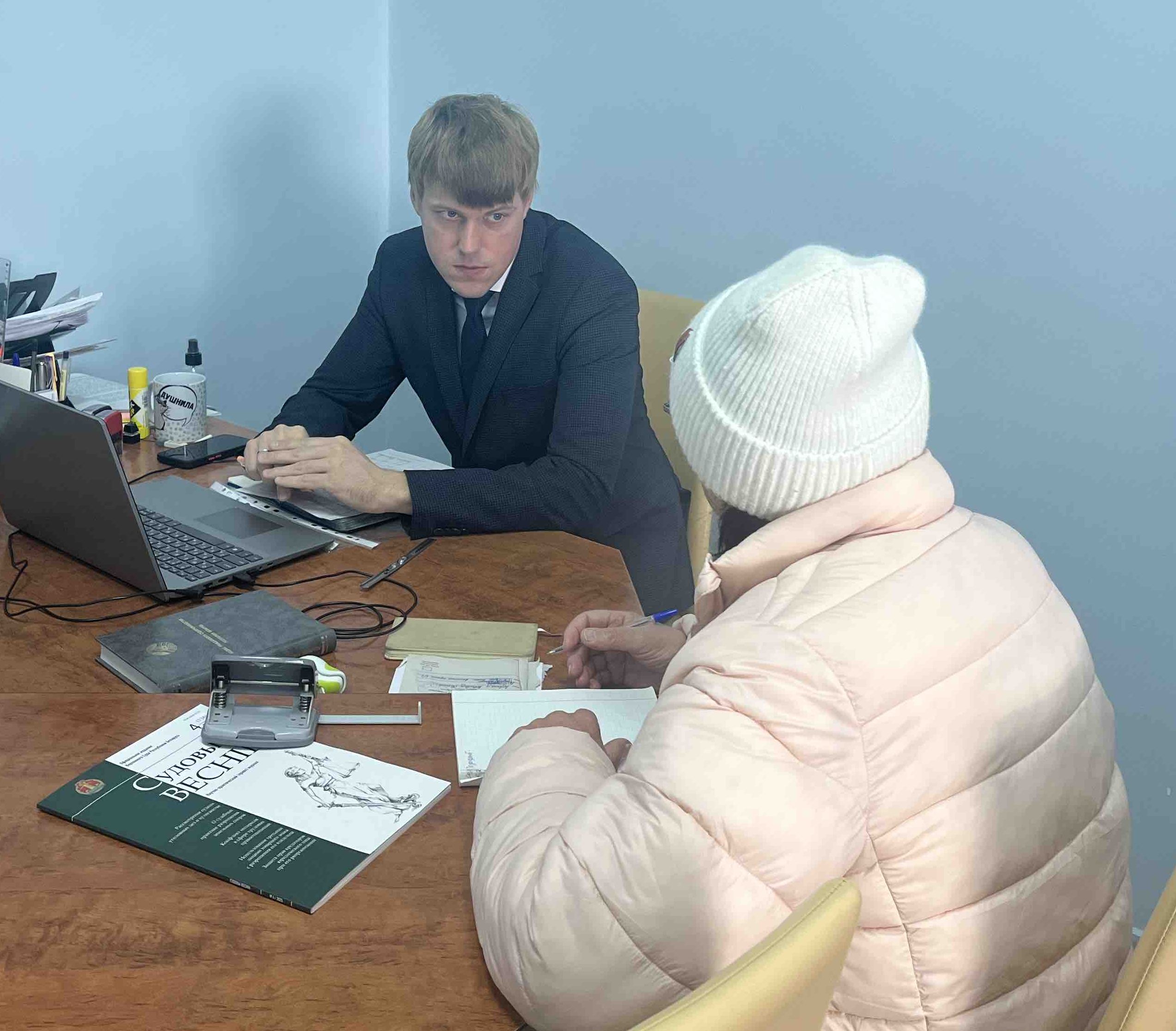 Бесплатные консультации  провели  сегодня адвокаты Беларуси