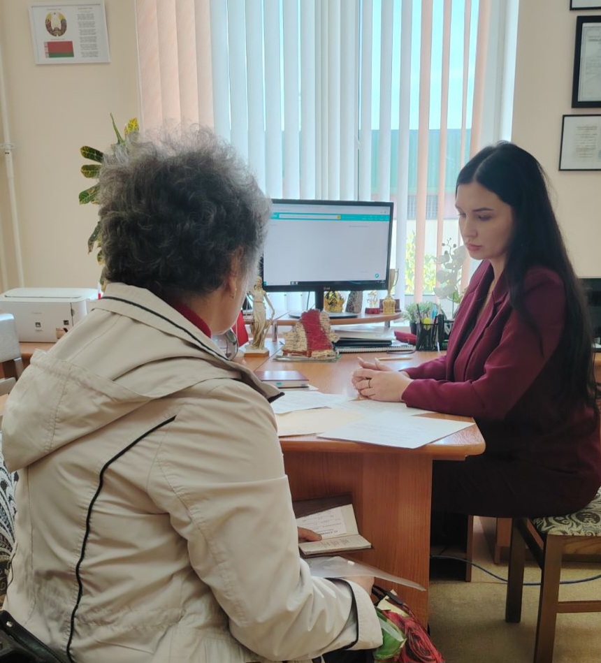 Бесплатные консультации  провели  сегодня адвокаты Беларуси