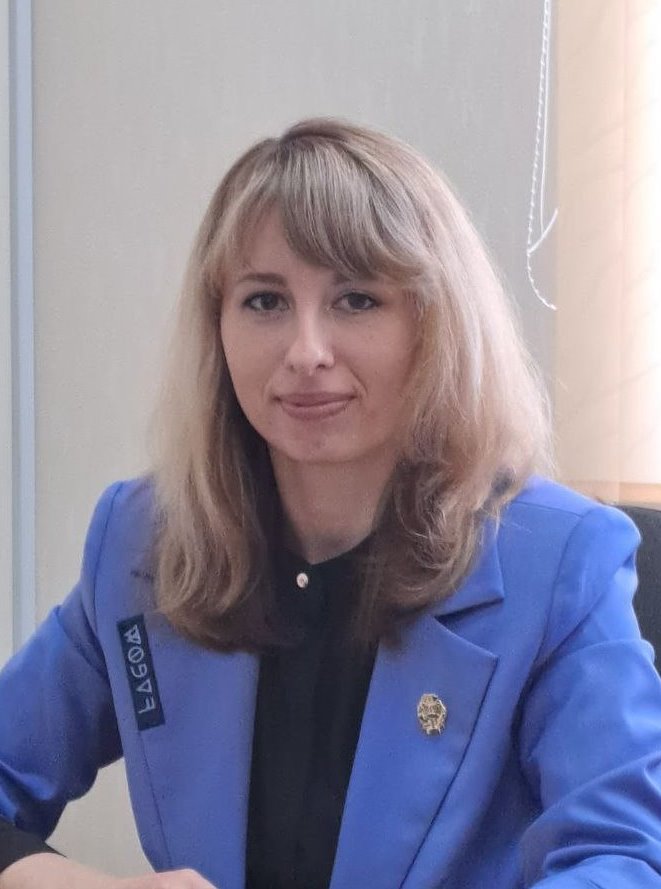 Обвиняемая в превышении власти освобождена от уголовной ответственности, конфискация имущества отменена. Итоги работы адвоката